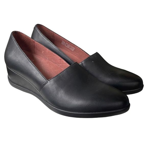 New Dansko Black Leather Pointed Toe Wedged Slip On Shoes Women Size 38 US 7 7.5 - Picture 1 of 9